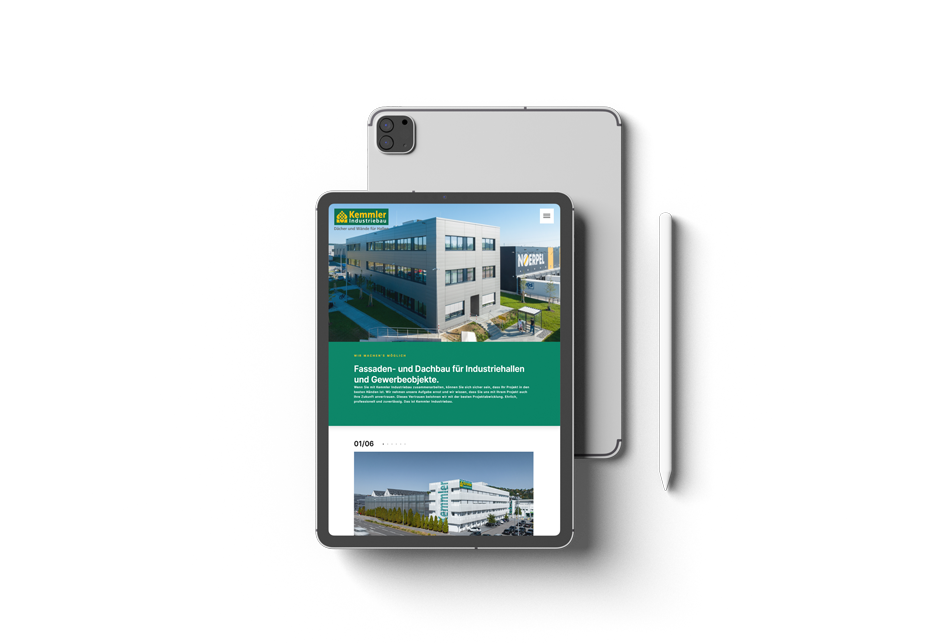 Kemmler Industriebau Webseite auf dem Tablet